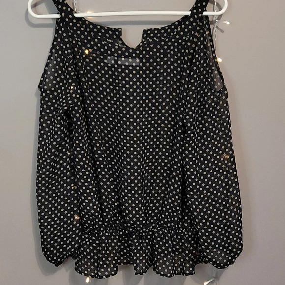 H17-NEW YORK & COMPANY WOMENS SIZE SMALL LONG SLEEVE OPEN SHOULDER TOP - Picture 6 of 6